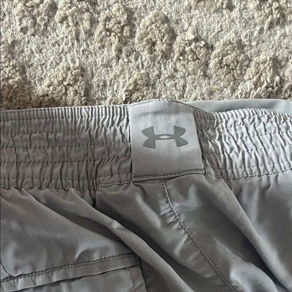 Under Armour Adjustable Elastic Waist Cargo Pockets Gray Travel Joggers Large - Picture 5 of 7